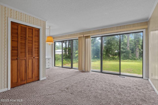3703 Oxford Court, Morehead City, NC 28557