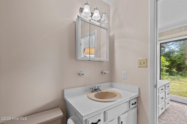3703 Oxford Court, Morehead City, NC 28557