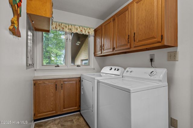 3703 Oxford Court, Morehead City, NC 28557