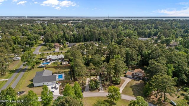3703 Oxford Court, Morehead City, NC 28557