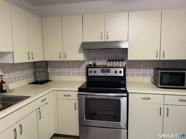 585 Park Road 5-8, Waterbury, CT 06708
