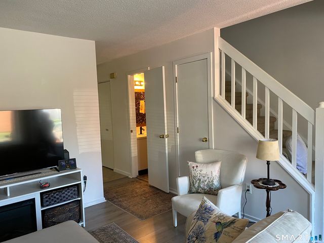 585 Park Road 5-8, Waterbury, CT 06708
