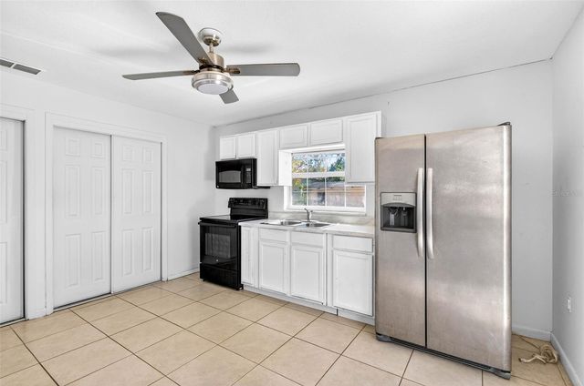 527 JULIE LANE, Brandon, FL 33511