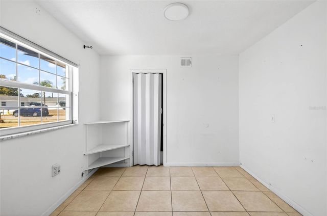 527 JULIE LANE, Brandon, FL 33511