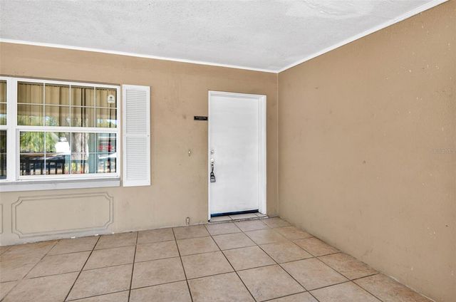 527 JULIE LANE, Brandon, FL 33511