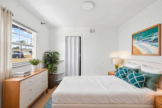 527 JULIE LANE, Brandon, FL 33511