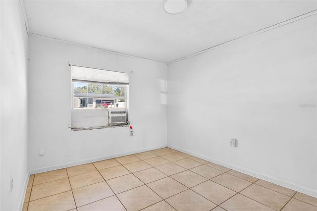 527 JULIE LANE, Brandon, FL 33511