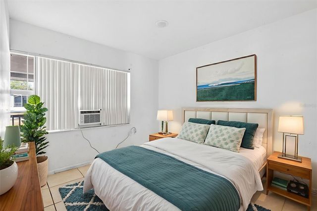 527 JULIE LANE, Brandon, FL 33511