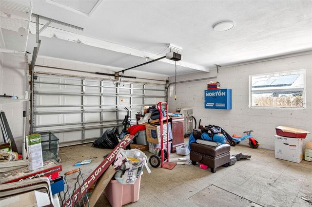 527 JULIE LANE, Brandon, FL 33511