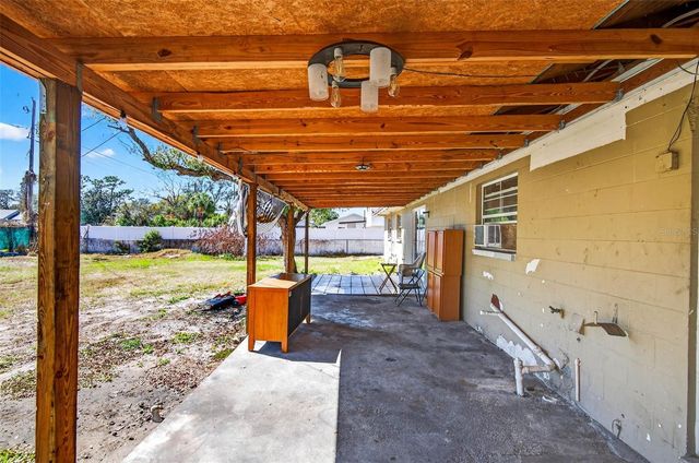 527 JULIE LANE, Brandon, FL 33511