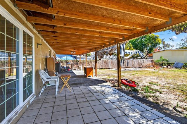 527 JULIE LANE, Brandon, FL 33511