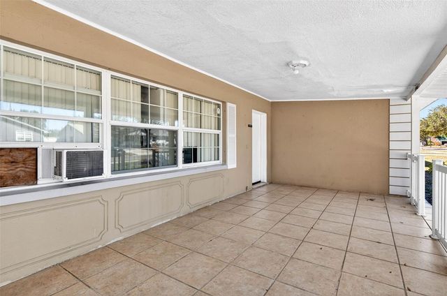 527 JULIE LANE, Brandon, FL 33511