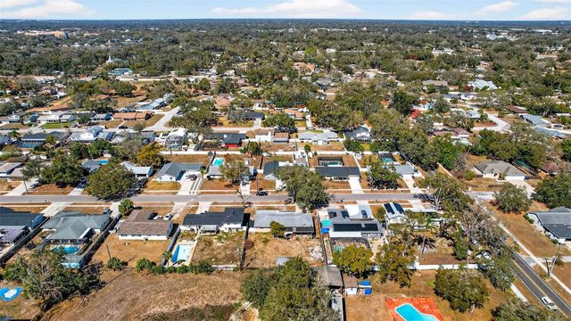 527 JULIE LANE, Brandon, FL 33511