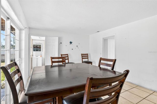 527 JULIE LANE, Brandon, FL 33511