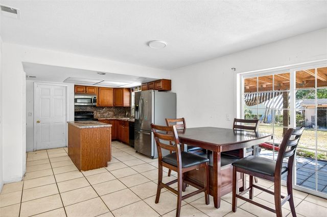 527 JULIE LANE, Brandon, FL 33511