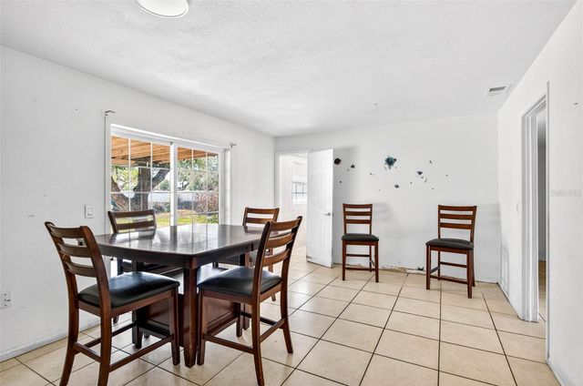 527 JULIE LANE, Brandon, FL 33511