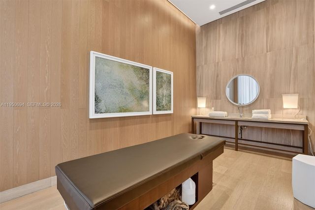 5775 Collins Ave 405, Miami Beach, FL 33140