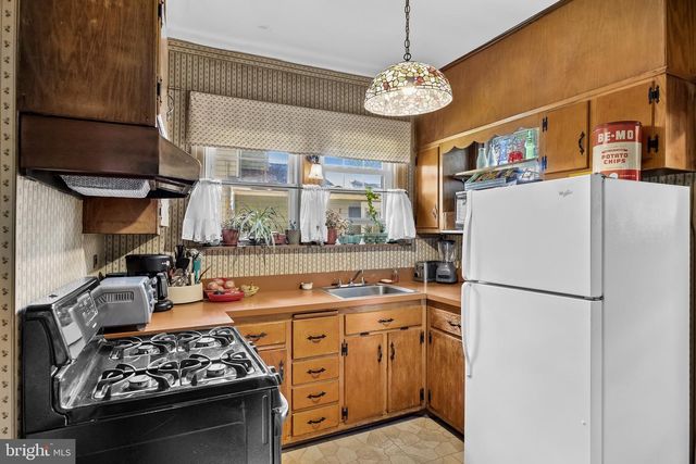 6127 W WALNUT AVE, Pennsauken, NJ 08109