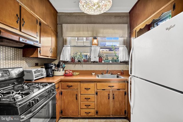 6127 W WALNUT AVE, Pennsauken, NJ 08109