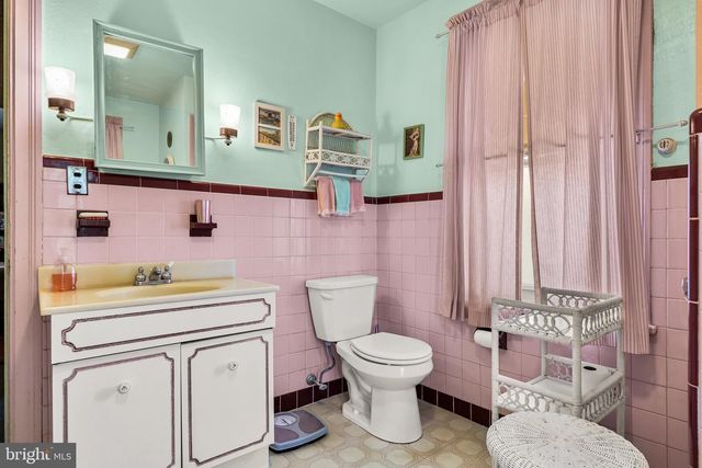 6127 W WALNUT AVE, Pennsauken, NJ 08109