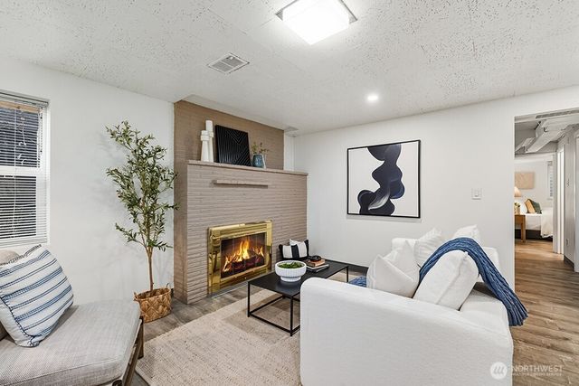 8324 Beacon Avenue S, Seattle, WA 98118