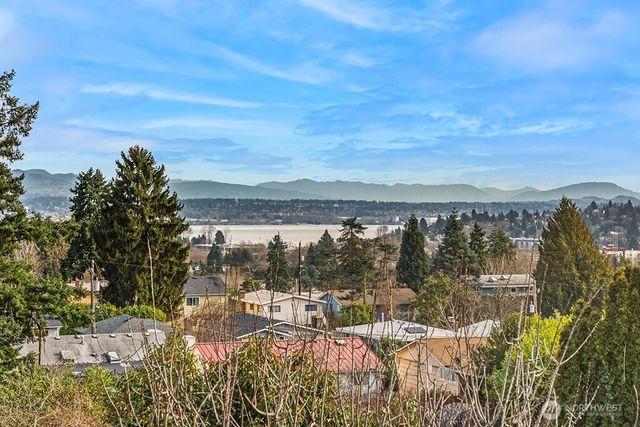8324 Beacon Avenue S, Seattle, WA 98118
