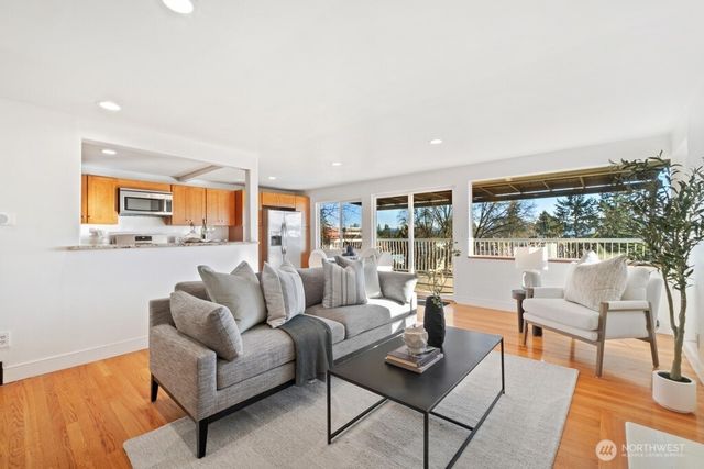 8324 Beacon Avenue S, Seattle, WA 98118