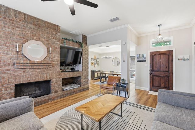 7013 Bernadine Drive, Watauga, TX 76148