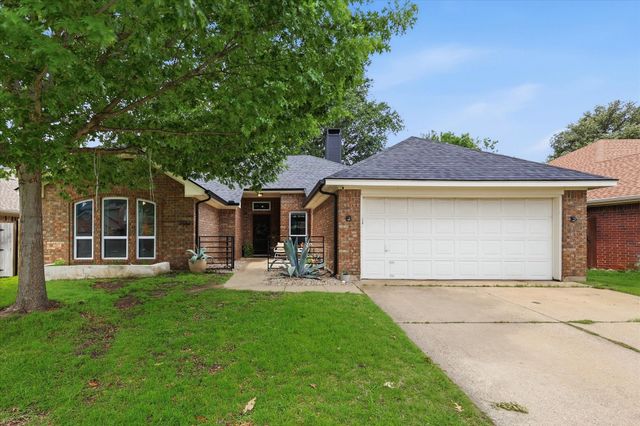 7013 Bernadine Drive, Watauga, TX 76148