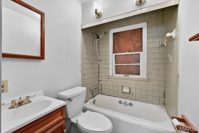 1 Wescott Drive, Florissant, MO 63031