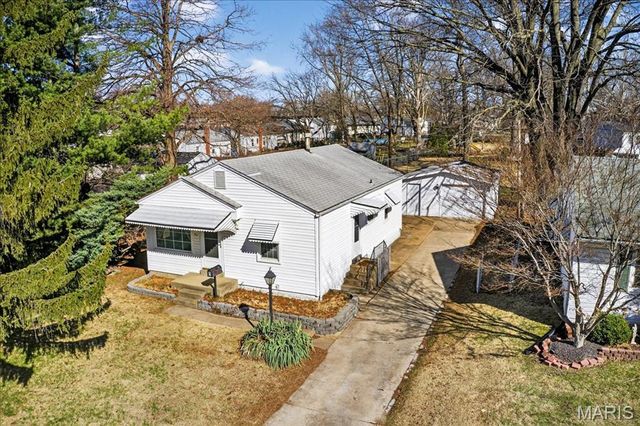 1 Wescott Drive, Florissant, MO 63031