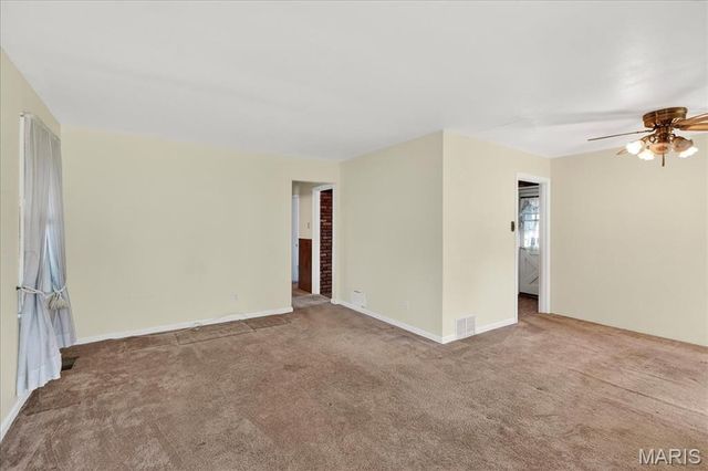 1 Wescott Drive, Florissant, MO 63031