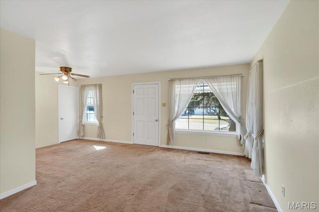 1 Wescott Drive, Florissant, MO 63031