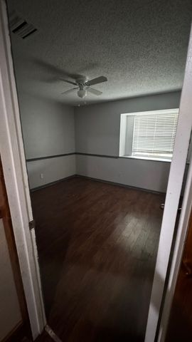 229 Crockett Lane, Hewitt, TX 76643