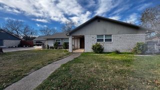 229 Crockett Lane, Hewitt, TX 76643