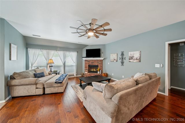 11922 S Birch Avenue, Jenks, OK 74037