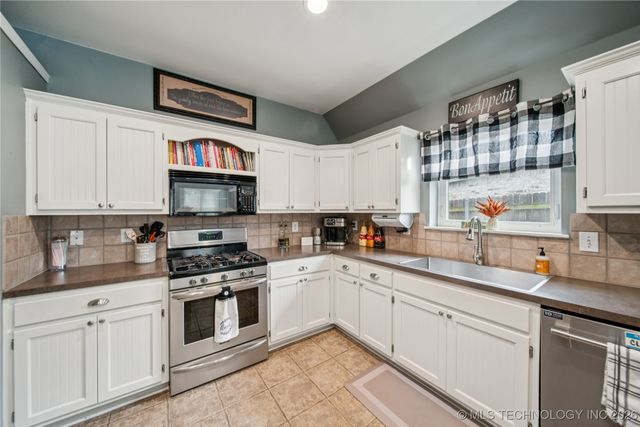 11922 S Birch Avenue, Jenks, OK 74037