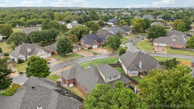 11922 S Birch Avenue, Jenks, OK 74037