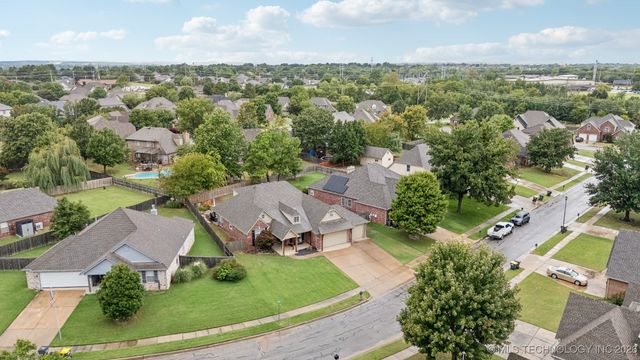 11922 S Birch Avenue, Jenks, OK 74037