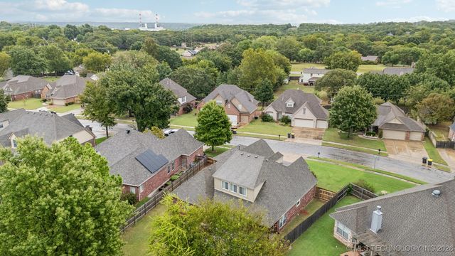 11922 S Birch Avenue, Jenks, OK 74037