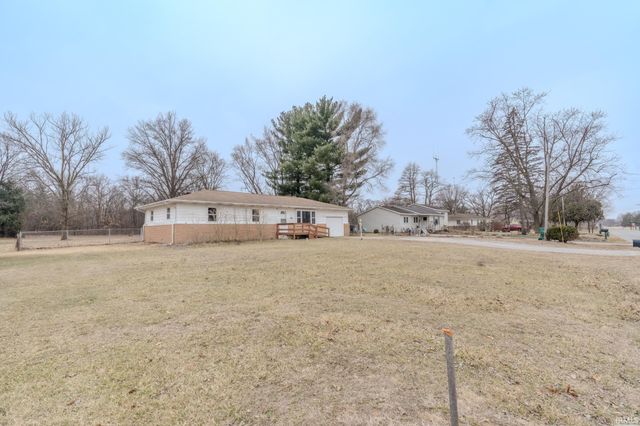2615 E 100 S, Knox, IN 46534