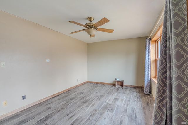 2615 E 100 S, Knox, IN 46534