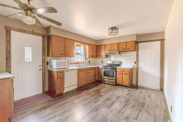 2615 E 100 S, Knox, IN 46534