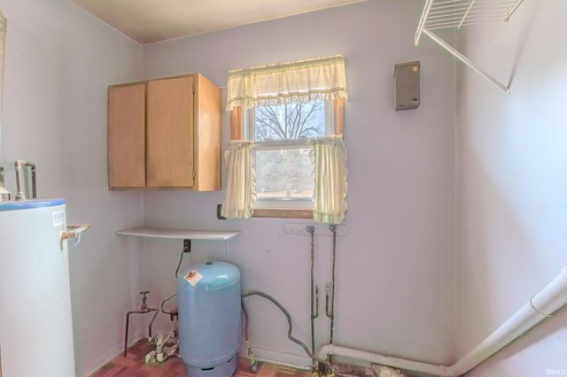 2615 E 100 S, Knox, IN 46534