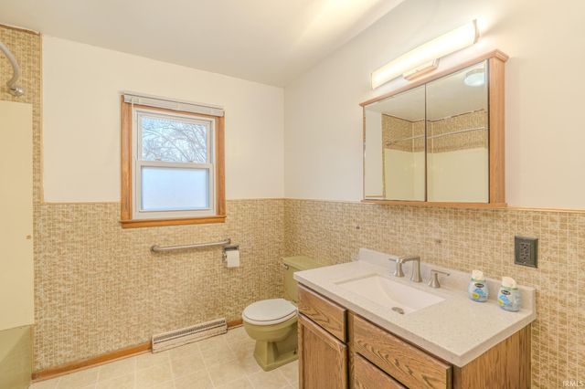 2615 E 100 S, Knox, IN 46534