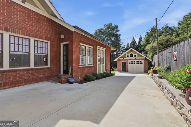 760 E Tugalo Street, Toccoa, GA 30577