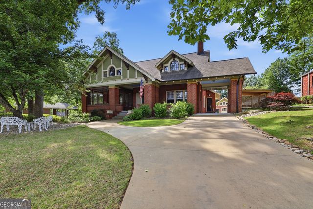 760 E Tugalo Street, Toccoa, GA 30577