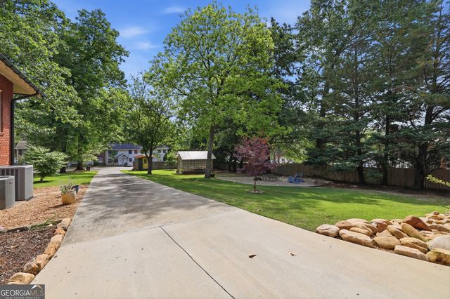 760 E Tugalo Street, Toccoa, GA 30577