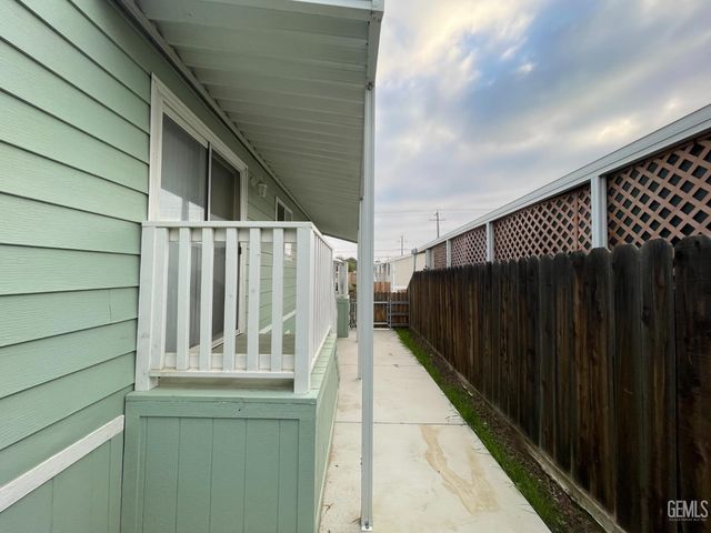 97 Cinnamon Lane, Bakersfield, CA 93308