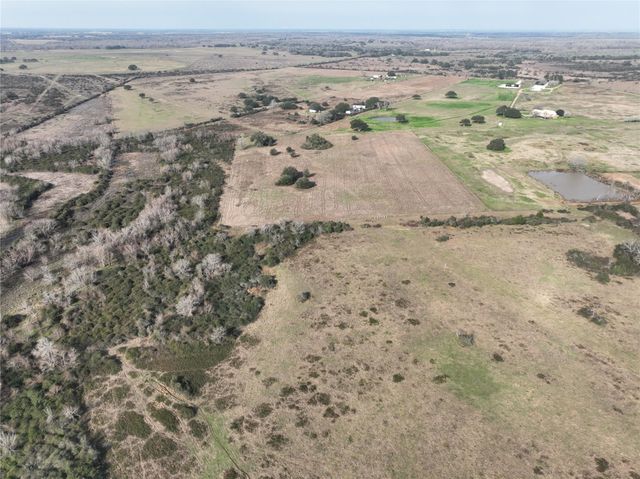 000 Schindler Road, Alleyton, TX 78935